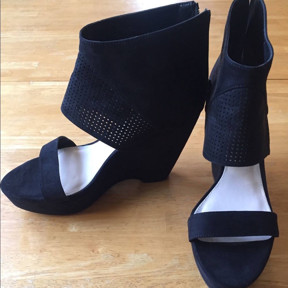 *MACY’S BRAND* Bar iii wedge heels